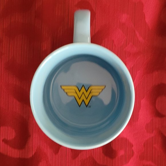 Wonder Woman "Through the Years" Mug Unemployed Philosopher's Guild 2015 - Picture 4 of 5